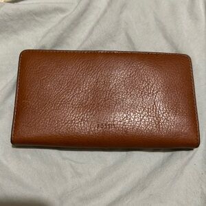 Fossil medium wallet